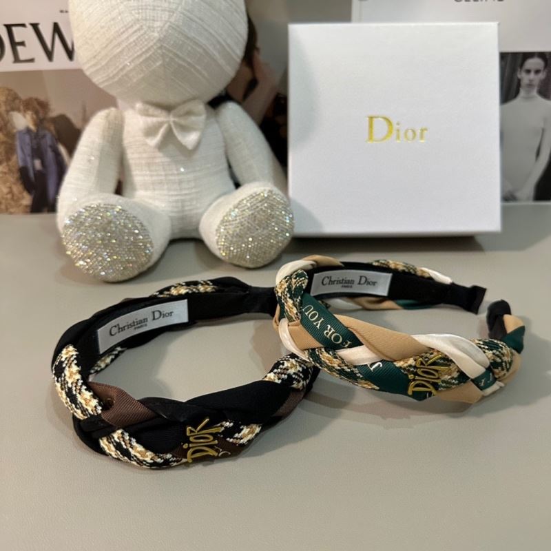 CHRISTIAN DIOR